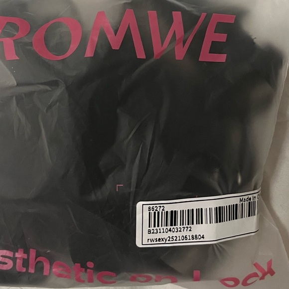 Lingerie - Picture 3 of 5